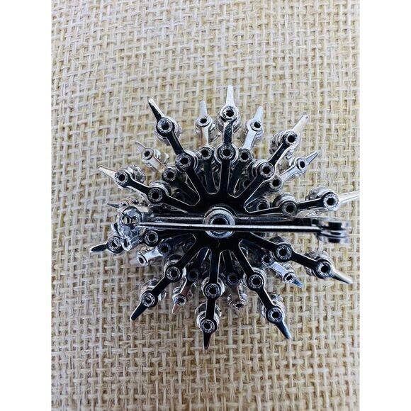 VTG Faceted Rhinestone Brooch Pin Statement Silver Tone Star Burst Atomic Style - Picture 4 of 12